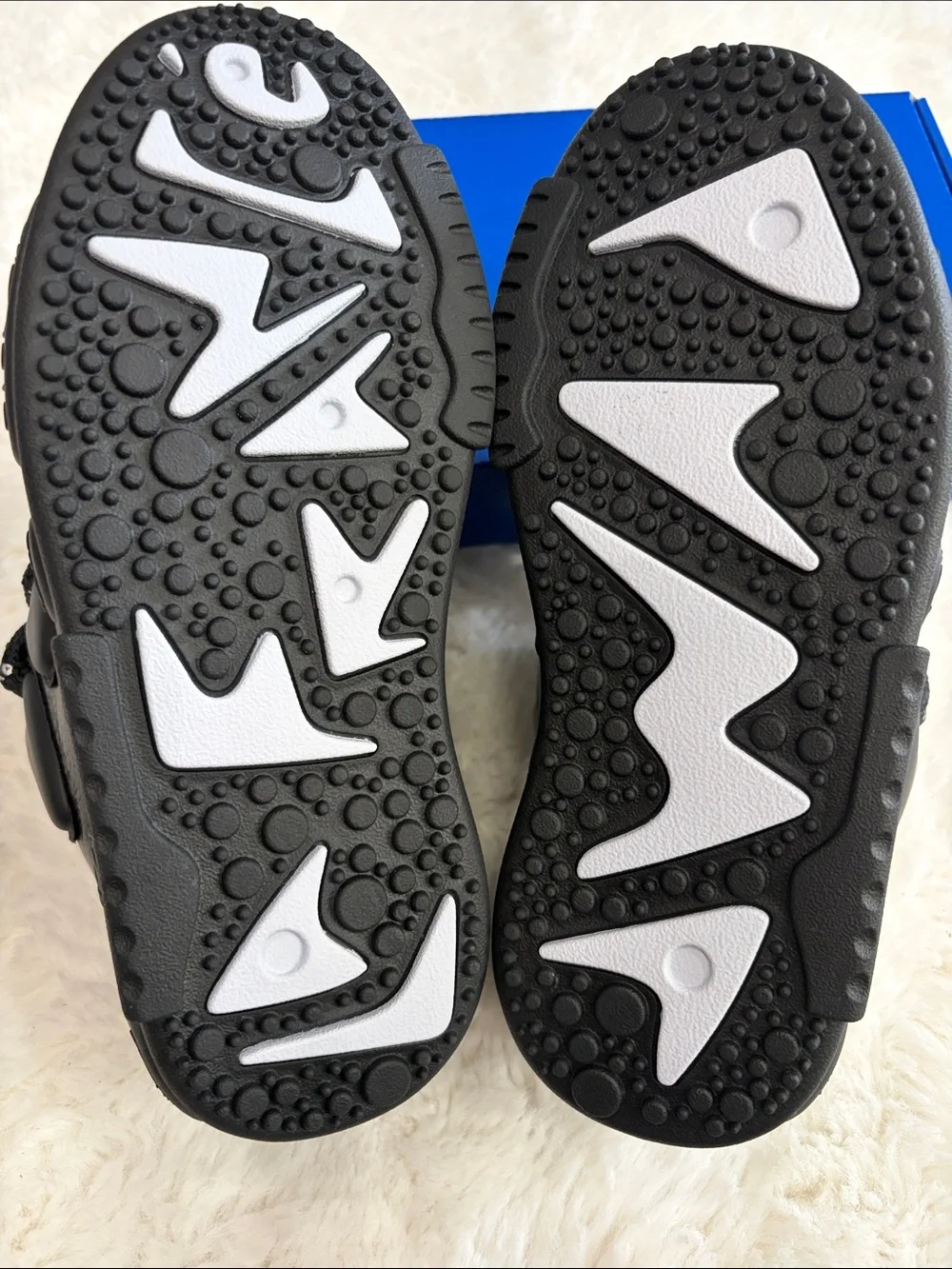 Puma La France’,Sneakers - Chunky Lace-Up Style,Kids Size 5.